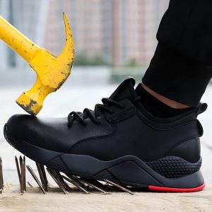 Widened steel toe cap detail of JS-Y2003 anti-smash safety work shoes, 200J impact resistant