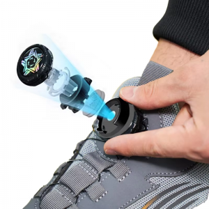 One-click rotary quick-release buckle closure detail of JS-Y2007 fly knit industrial safety shoes